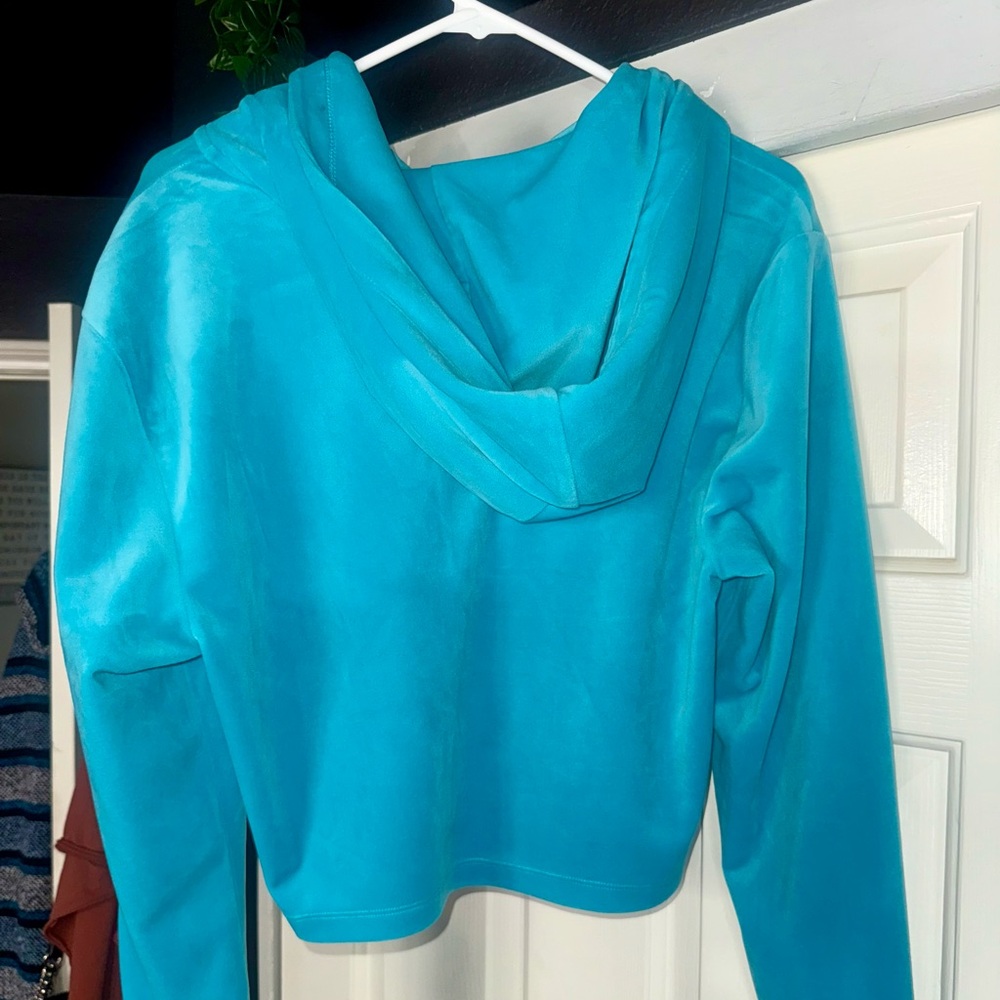Juicy Couture - Y2K Teal Velour Half Zip Hoodie
New Without Tags - Picture 5 of 6